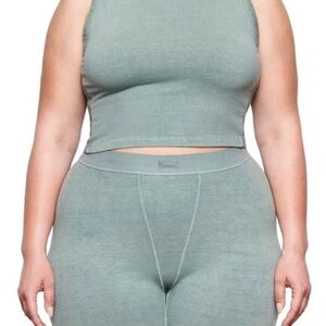 SKIMS Tank